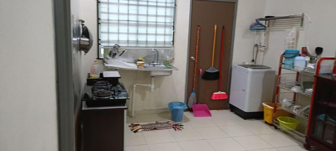 Rawyna Homestay Segamat Buitenkant foto